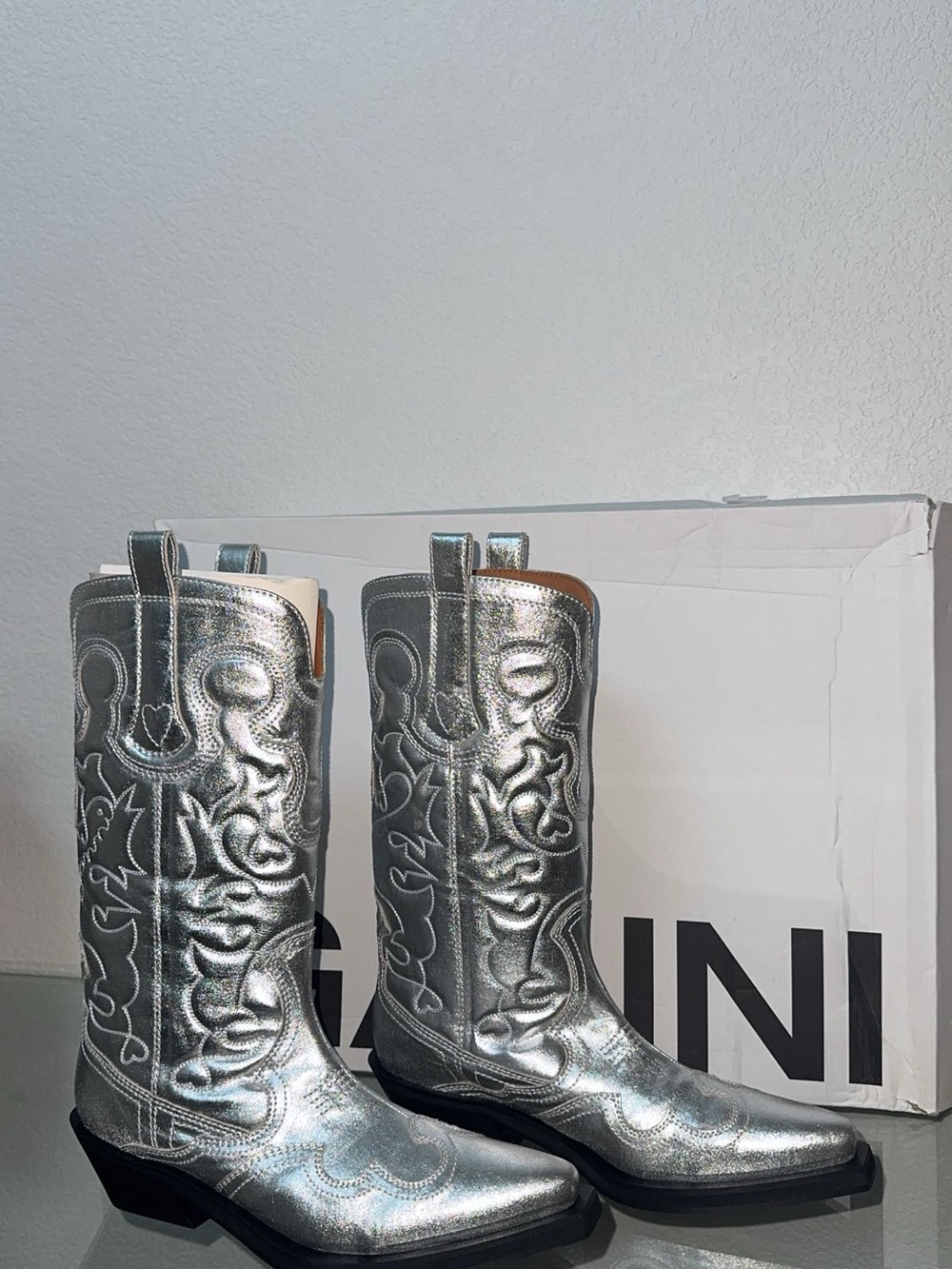 NEW GANNI Mid Shaft Embroidered
Western Silver Cowboy Boots Size 39
LEATHER